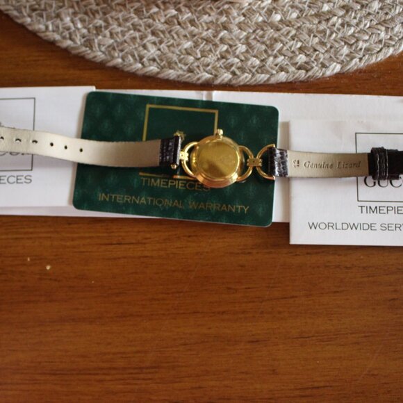 Womens Gucci Watch 6000L Great shape! - Picture 8 of 14